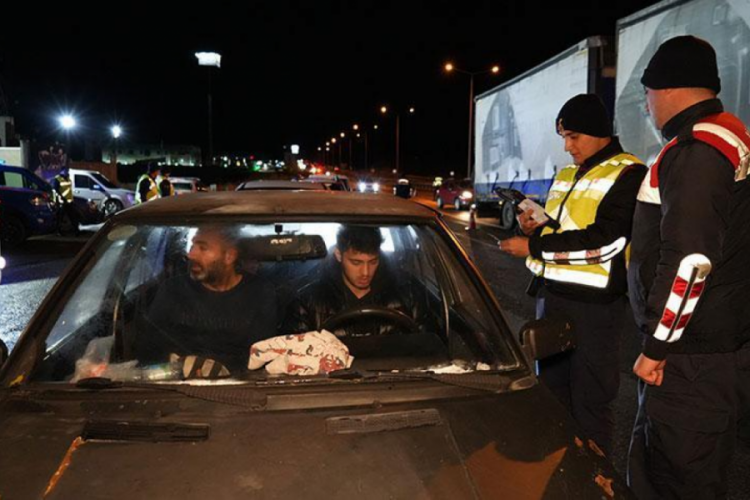 43 ilin ge&ccedil;iş noktasında kış lastiği denetimi!