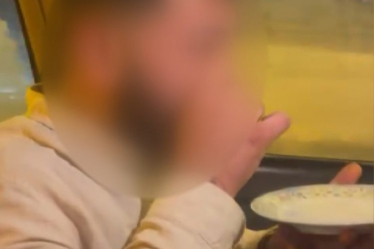 Bursa'da taksici direksiyonda uyuşturucu kullanırken g&ouml;r&uuml;nt&uuml;lendi