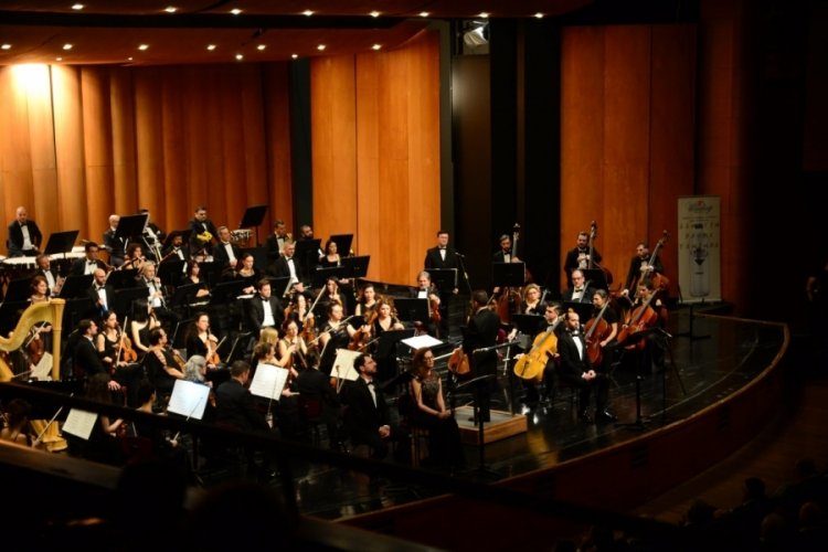 "Bir Ulus Uyanıyor"un d&uuml;nya pr&ouml;miyeri yapıldı