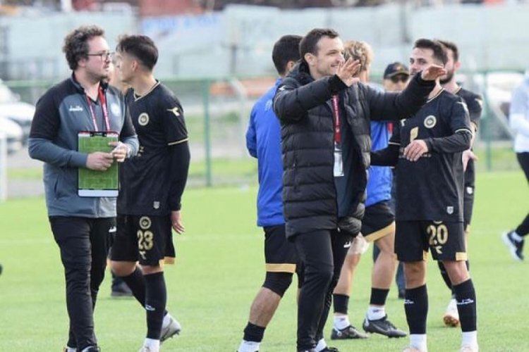 Nil&uuml;fer 5 golle 9'da 9 yaptı!