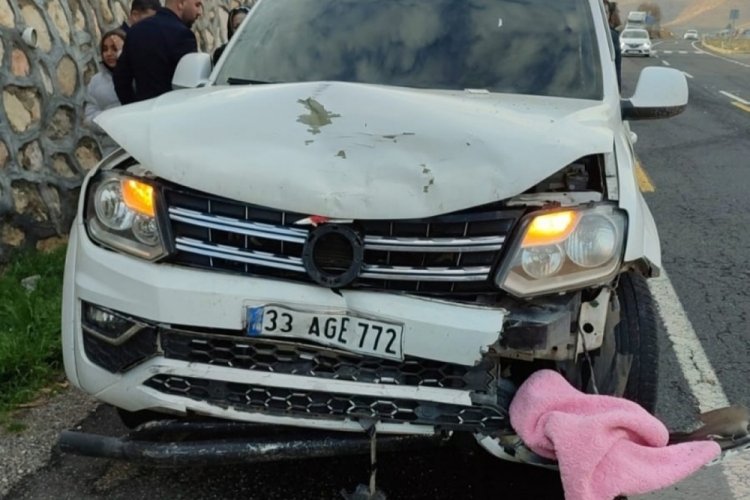 Mardin'de otomobiller &ccedil;arpıştı: 3 yaralı