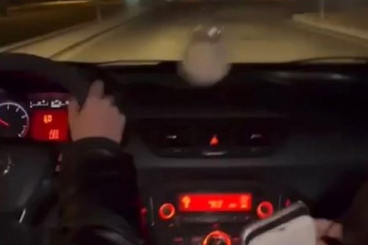 İstanbul'da tehlikeli hareket yapan kadın s&uuml;r&uuml;c&uuml; kamerada!