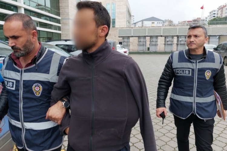 Samsun'da arkadaşını sırtından bı&ccedil;aklayan sahış adliyede