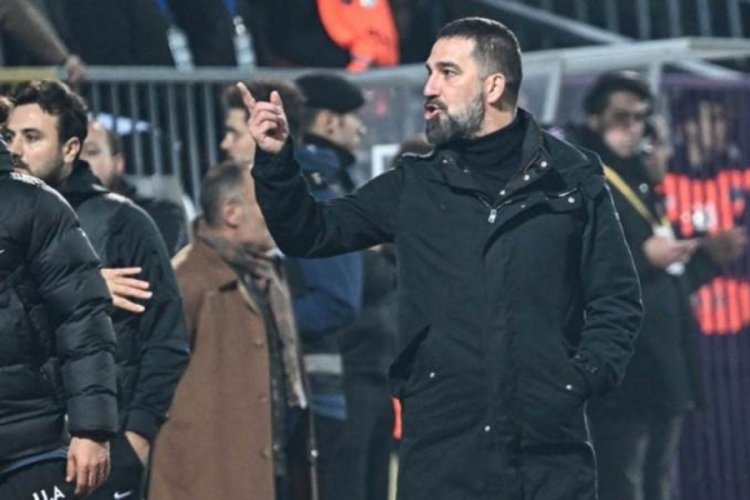 Arda Turan'dan Se&ccedil;il Erzan tezah&uuml;ratına tepki
