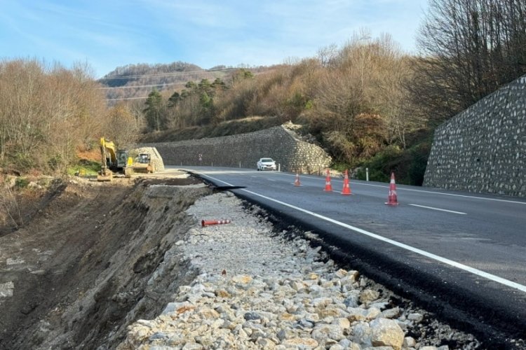Bartın-Kastamonu Kara Yolu'nda Heyelan!