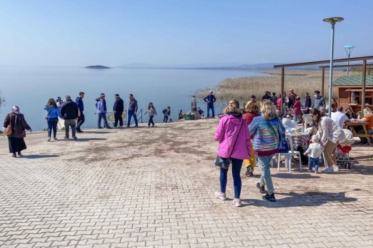 Bursalı vatandaşlar Avrupa Leylek K&ouml;y&uuml; Eskikaraağa&ccedil;'a akın etti