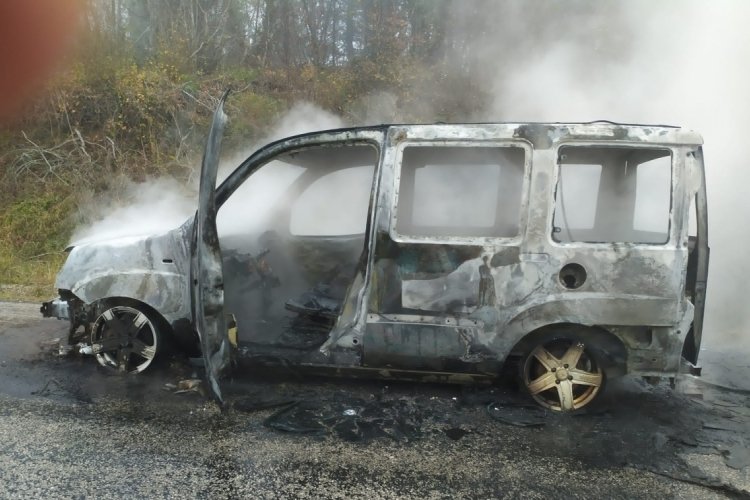 Kastamonu'da seyir halindeki ara&ccedil; alev alev yandı