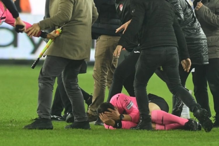 Skandal! Halil Umut Meler'e y&ouml;nelik saldırı dış basında manşetlerde