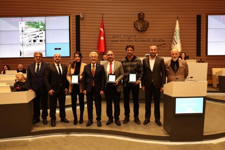 Deprem b&ouml;lgesindeki &ccedil;alışmalara katkı verenlere teşekk&uuml;r