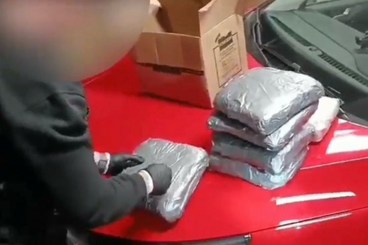 İstanbul'dan getirdikleri 13 kilo kokaini Sakarya'da polis yakaladı