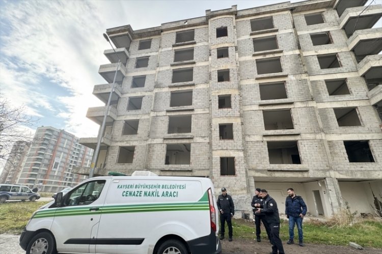 Kayseri'de 12 yaşındaki &ccedil;ocuk inşaatta &ouml;ld&uuml;r&uuml;lm&uuml;ş halde bulundu