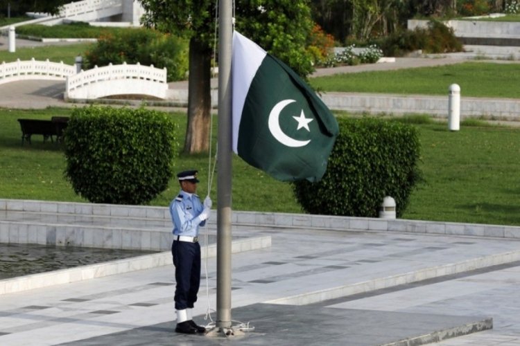 Pakistan'da bombalı saldırı: 23 asker hayatını kaybetti