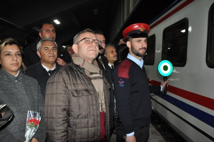 Turistik Doğu Ekspresi masalsı yolculuğun ardından Kars'a ulaştı