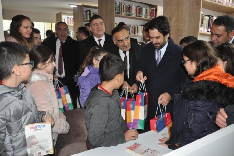 Yozgat'ta halk k&uuml;t&uuml;phanesi hizmete a&ccedil;ıldı