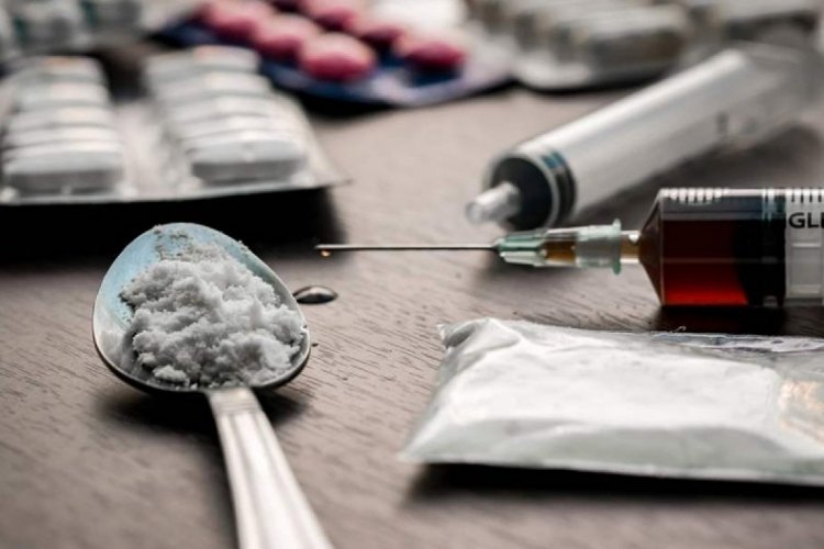 Antalya'da uyuşturucu madde operasyonunda kilolarca eroin ele ge&ccedil;irildi