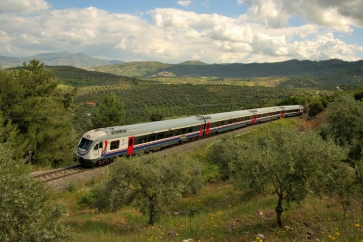 'G&ouml;ller Ekspresi' İzmir ile Isparta arasında g&uuml;nd&uuml;z seferlerine başlıyor