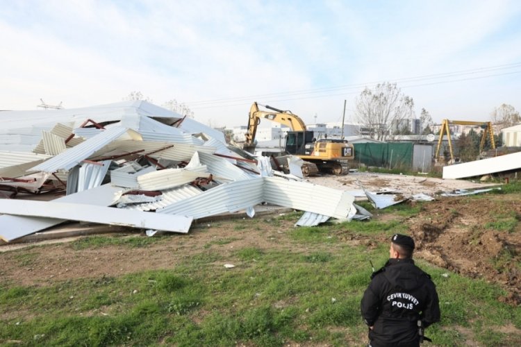 Bursa Nil&uuml;fer'de ka&ccedil;ak yapılarla m&uuml;cadele devam ediyor!