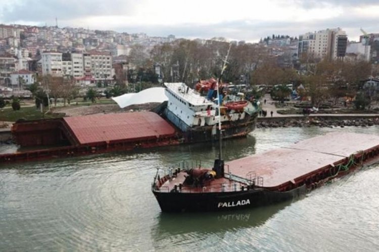 Zonguldak'ta &ouml;len m&uuml;rettebat kimsesizler mezarlığına defnedildi