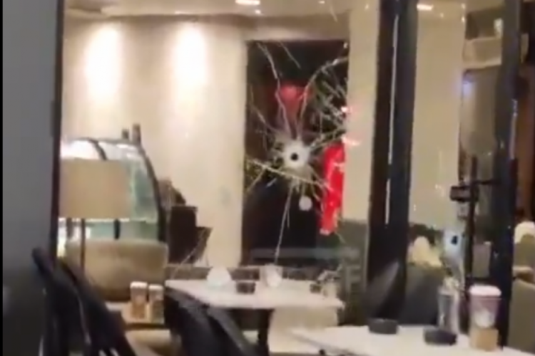 Adana'da Starbucks'a silahlı saldırı