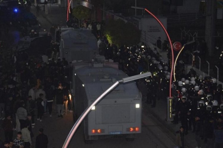 Şırnak'ta Kur'an-ı Kerim'i yırtarak k&uuml;fretti!