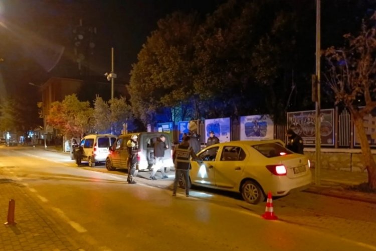 Bursa'da Orhangazi polisi su&ccedil;a g&ouml;z a&ccedil;tırmıyor!