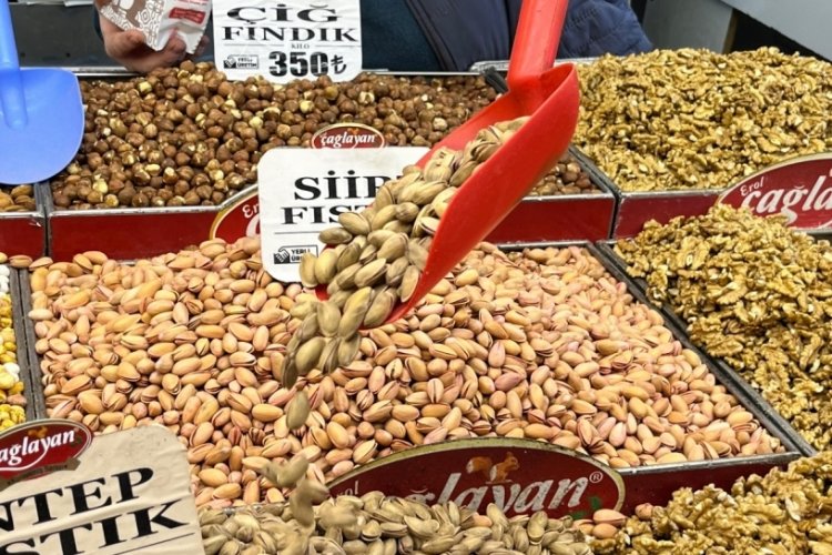 Yılbaşı gecesinin vazge&ccedil;ilmezi &ccedil;erez fiyatları...