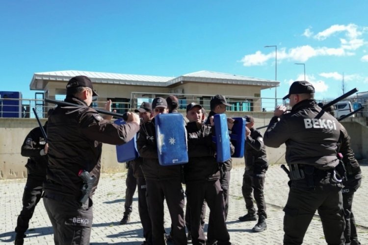 Erzurum'da teleskopik cop eğitimi verildi