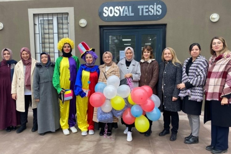 Afyonkarahisar cezaevinde kalan kadın mahkum ve &ccedil;ocukları i&ccedil;in eğlence d&uuml;zenlendi