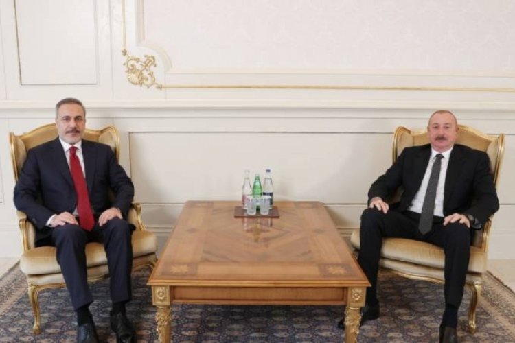 Bakan Fidan ve Azerbaycan Cumhurbaşkanı Aliyev g&ouml;r&uuml;şt&uuml;