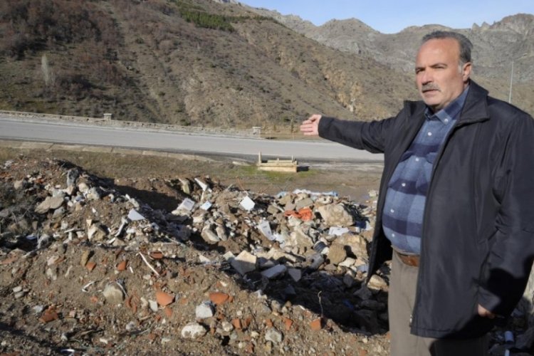 G&uuml;m&uuml;şhane tarihi S&uuml;leymaniye Mahallesi mezarlığına yapılan saygısızlık