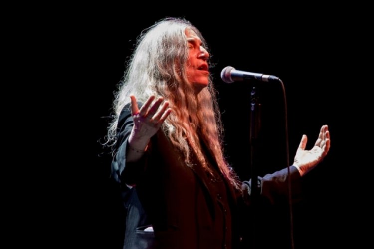 Konseri iptal edildi! Patti Smith hastaneye kaldırıldı