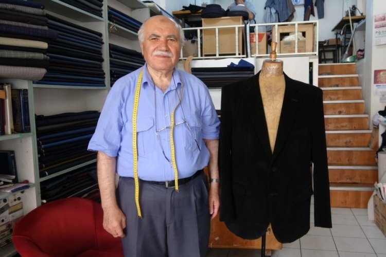 Yarım asırlık terzi: Bastona d&uuml;şene kadar yapacağım