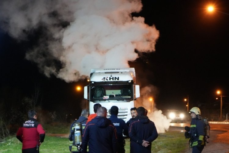 Yalova'da Sodyum Al&uuml;minat y&uuml;kl&uuml; tanker tepkimeye girdi! Zehirli gaz dışarıya sızdı