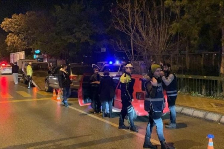 Edirne'de ara&ccedil;lar tek tek durduruldu, şahısların &uuml;zerinde arama yapıldı