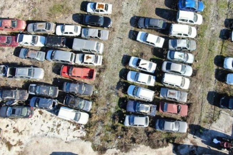 100 milyon lira değerinde y&uuml;zlerce ara&ccedil; sahibini bekliyor