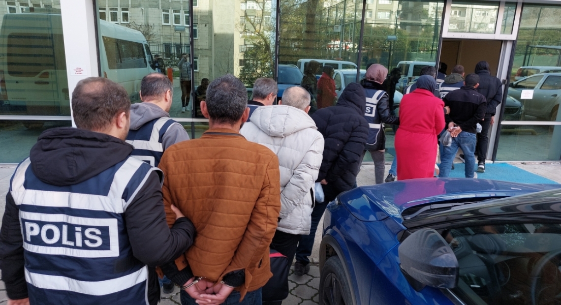 Samsun'da 53 kişiyi internetten dolandıran 11 şahıs adliyeye sevk edildi!
