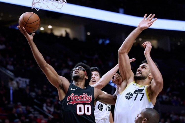 &Ouml;mer Faruk Yurtseven'in takımı Jazz, Blazers'ı devirdi