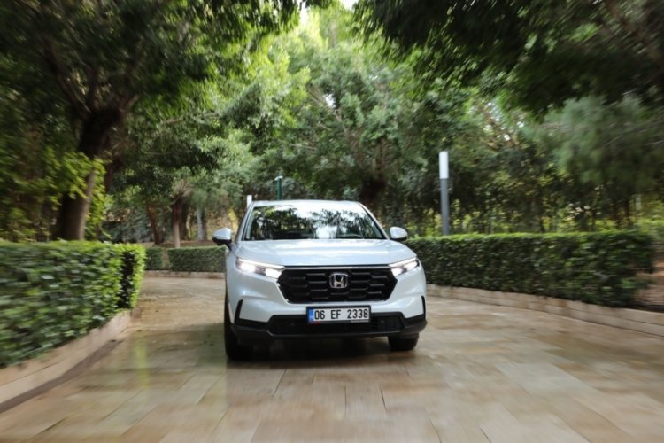 Honda'nın hibrit SUV ailesi tamamlandı: CR-V e:HEV İnallar'da!