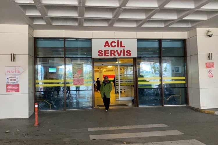 Edirne'de 6 lise &ouml;ğrencisi, b&ouml;rek yedikten sonra hastanelik oldu
