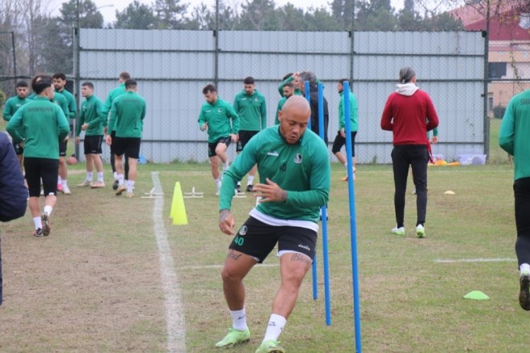 Sakaryaspor, Tuzlaspor m&uuml;sabakasının hazırlıklarını s&uuml;rd&uuml;rd&uuml;