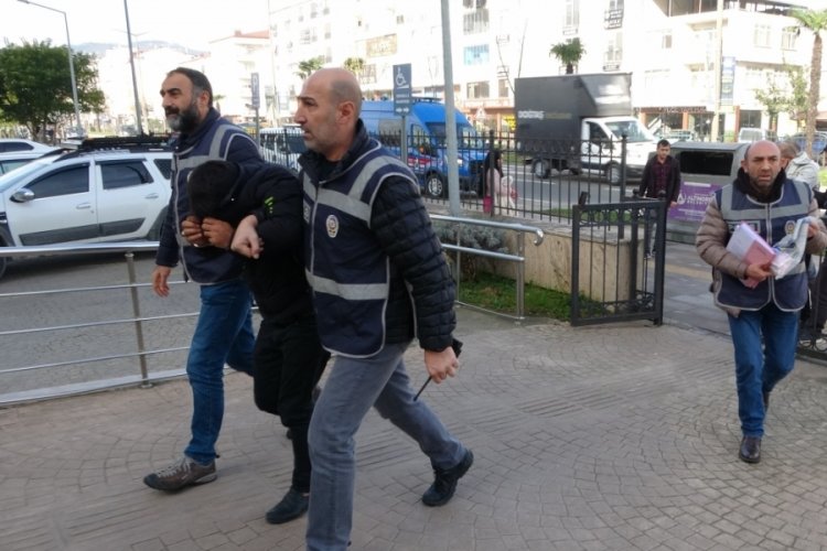 Sahte Cumhuriyet altını ile kuyumcuları dolandıran şahıs tutuklandı