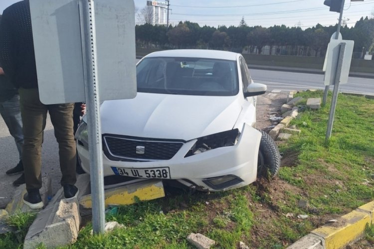 Sakarya'da hastaneye giderken kaza yaptı! 1 &ouml;l&uuml;, 2 yaralı