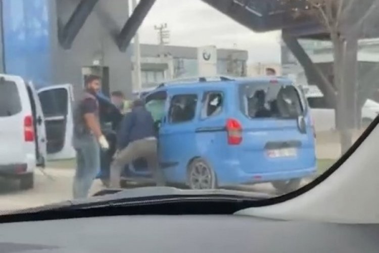 Bursa'da trafikte 2 kişi darp edildi! 4 kişi tutuklandı