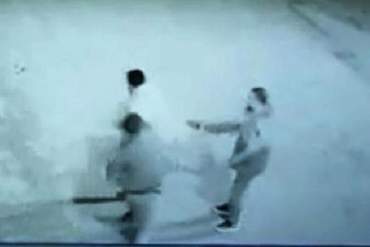 Sivas'ta silahla sırtından yaralayıp, &ouml;ld&uuml;resiye darbettiler