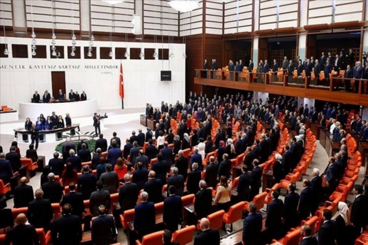 Meclis'te 7,5 ayda 53 istifa