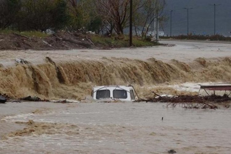 &Ccedil;anakkale'de şiddetli yağış!