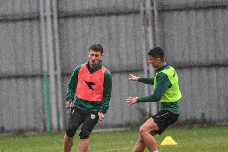 Bursaspor'da Diyarbekirspor ma&ccedil;ı hazırlıkları s&uuml;r&uuml;yor