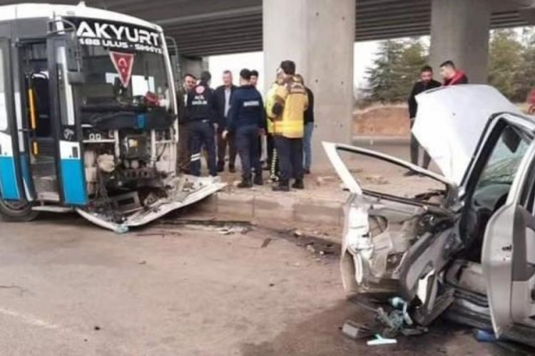 Ankara'da halk otob&uuml;s&uuml; ile otomobil &ccedil;arpıştı: 4 yaralı
