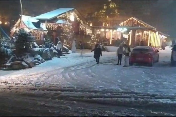 Kartepe'de kar kalınlığı 5 santimetreyi buldu