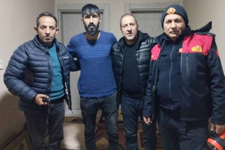 Ağrı'da tipide kaybolan atını arayan vatandaş kurtarıldı